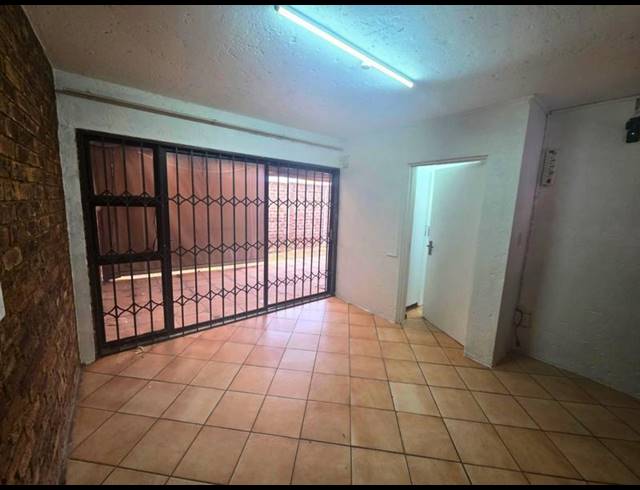 3 BEDROOM PROPERTY TO RENT IN GLEN MARAIS